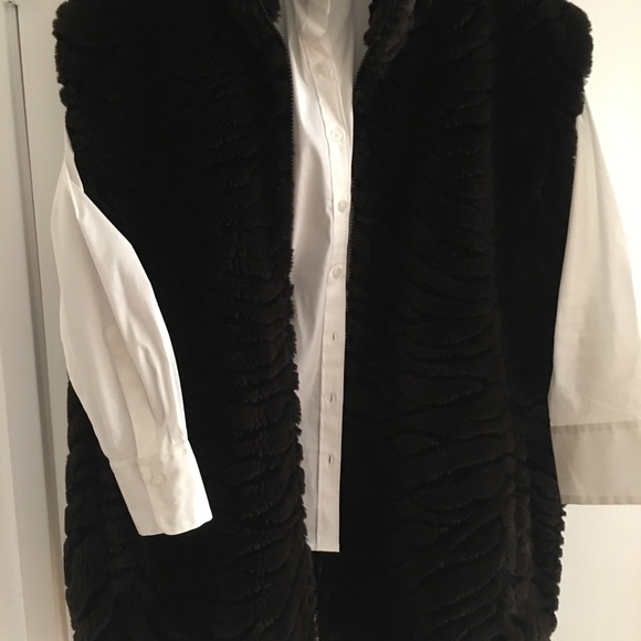 Faux Fur Plush Thigh Length Brown Zippered Vest - Picture 5 of 5